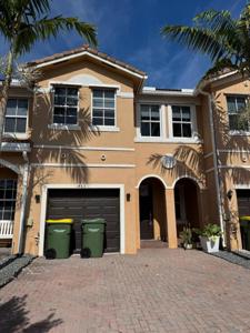 1463 SE 24th Ter