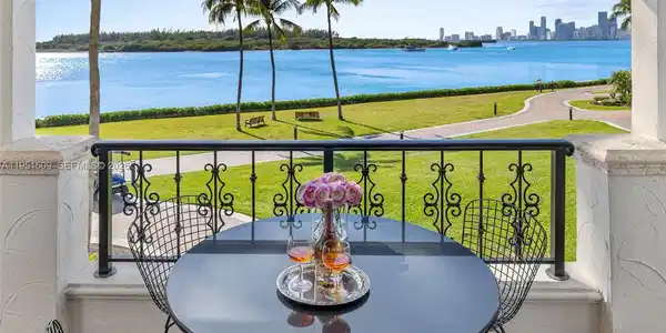 2225 Fisher Island Dr