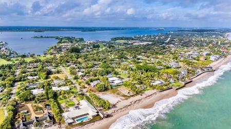 2136/2131 N Porpoise Point LnN Porpoise Point/Cavalla LN