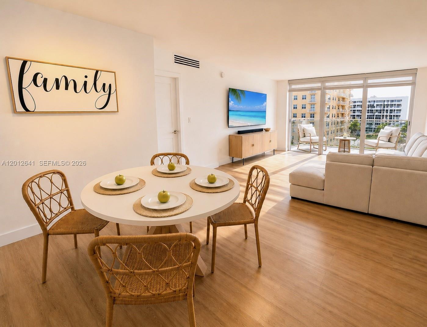 Image 4: EXPERIENCE ENDLESS JOURNEYS AND PRIME OCEANFRONT LOCATION