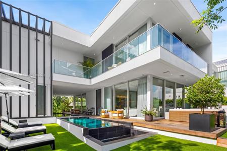 810 W 47th Ct - The Ritz Carlton Miami Beach