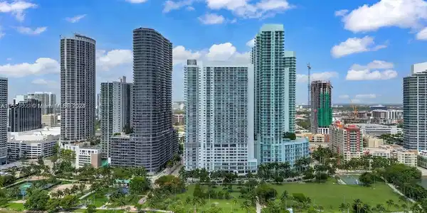 1800 N Bayshore Dr