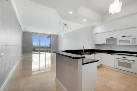 14951 Royal Oaks Ln
