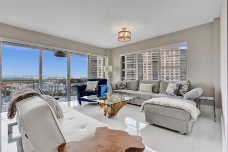 11111 Biscayne Blvd