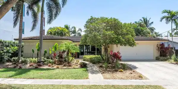 13105 Coronado Dr