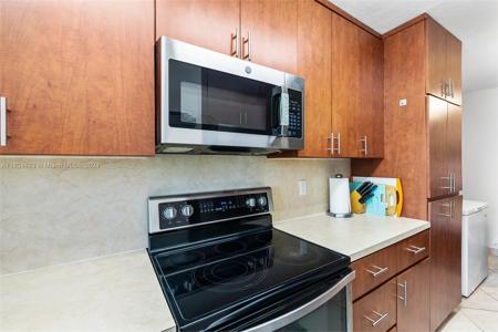 300 E Layne Blvd