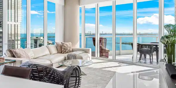 2020 N Bayshore Dr