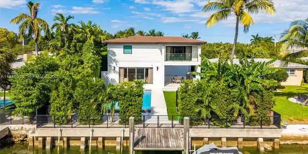 710 S Shore Dr