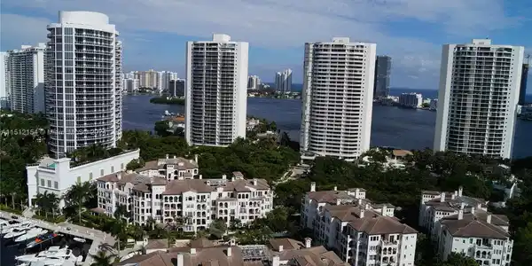 2000 ISLAND BL