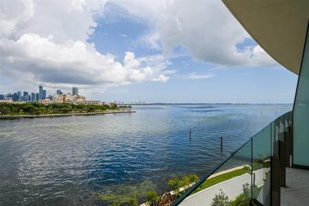 5 Grove Isle Dr