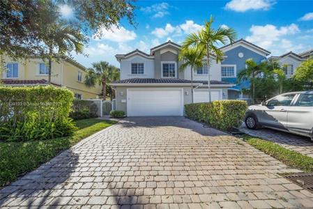 2656 NE 30th Pl