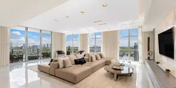 17301 Biscayne Blvd