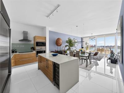 2020 N Bayshore Dr