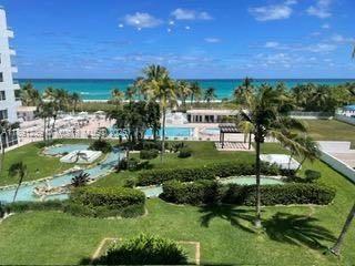 5005 Collins Ave