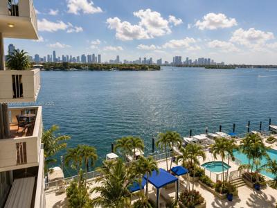 800 West Ave