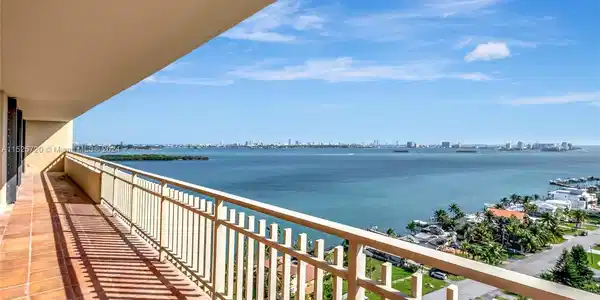 11113 Biscayne Blvd