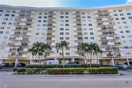 401 Golden Isles Dr