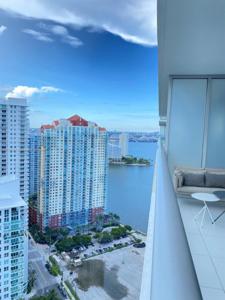 1300 Brickell Bay Dr