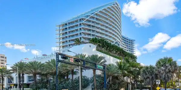 3101 Bayshore Dr