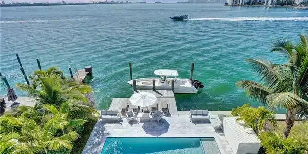 1930 Bay Dr
