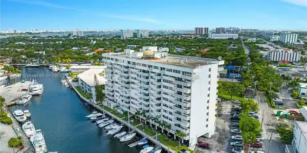 13155 Ixora Ct