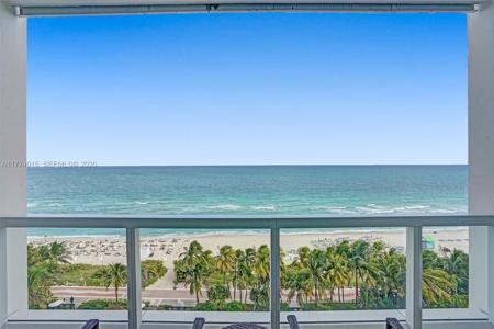 4391 Collins Ave