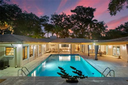 5465 Banyan Trl