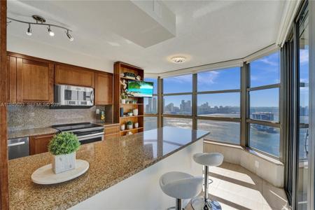 3500 Mystic Pointe Dr