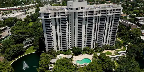 2000 Towerside Ter