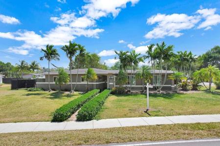 8480 Caribbean Blvd