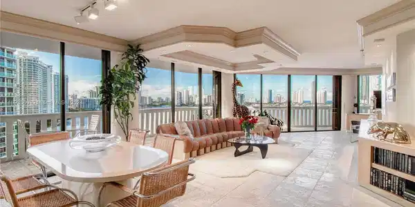 3000 Island Blvd