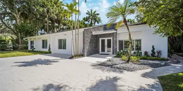 6220 SW 84th St