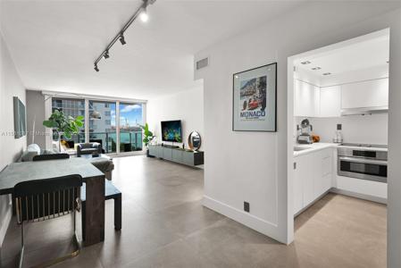 1000 West Ave