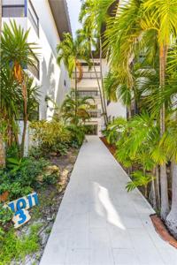 101 Ocean Lane Dr