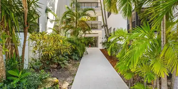 101 Ocean Lane Dr