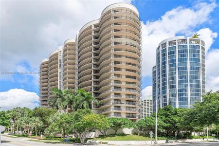 2843 S Bayshore Dr