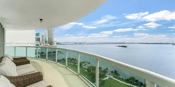 1800 N Bayshore Dr