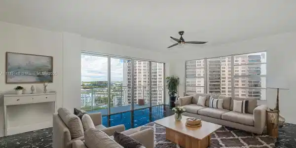 11111 Biscayne Blvd