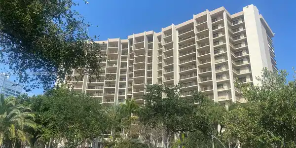 1800 S Ocean Blvd