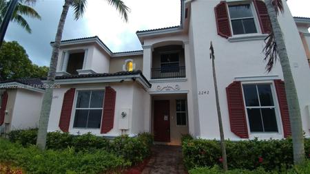 2242 NE 42nd Cir