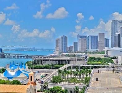 1750 N Bayshore Dr