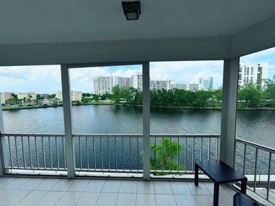 400 Diplomat Pkwy