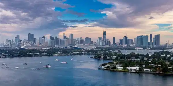 9 Island Ave