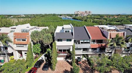 6114 Paradise Point Dr