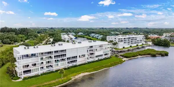 5914 S River Run