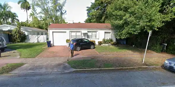 1345 Normandy Dr