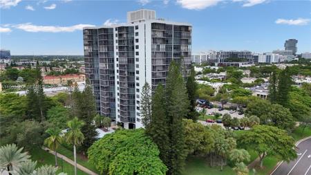 20100 W Country Club Dr