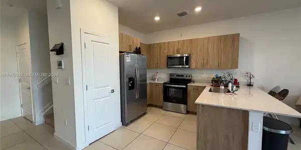 159 NE 13th Ter