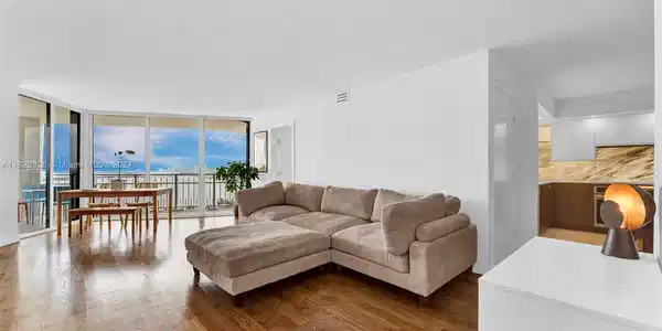 4000 Towerside Ter
