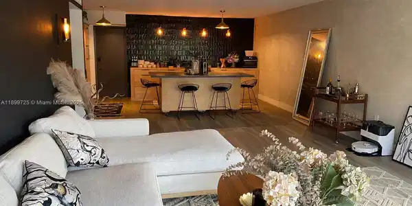 550 Ocean Dr